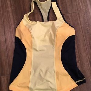 Lululemon built in support tank top. Size 8. EUC